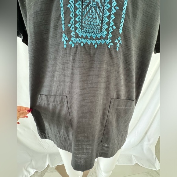 Men’s Linen Shirt Size 38 black with Blue embroidery. - Picture 4 of 6